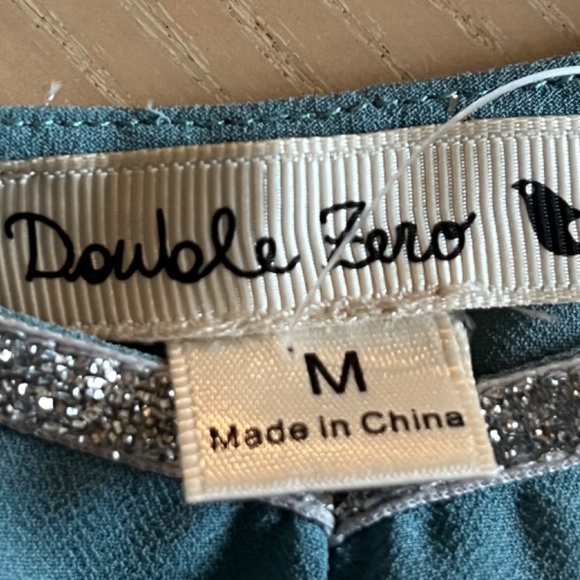 Mandee Aqua Cold Shoulder Blouse / Size Medium NWT - Picture 6 of 11